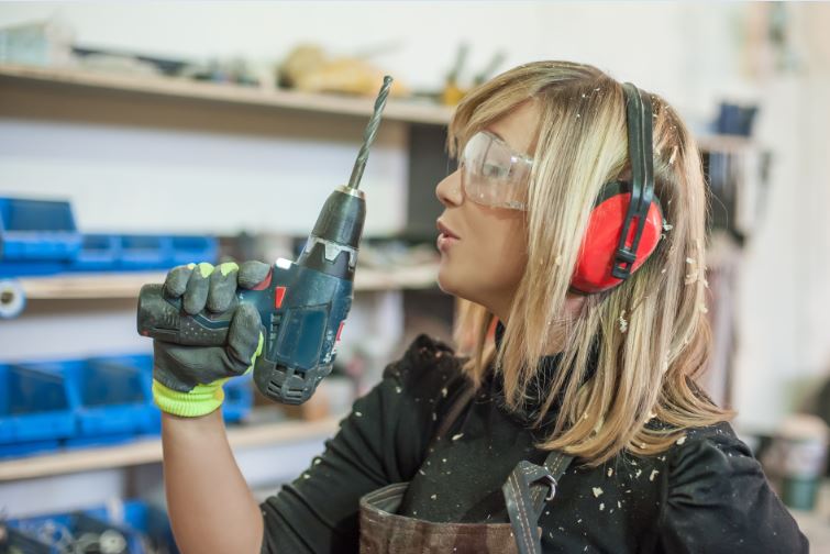 women-power-tools